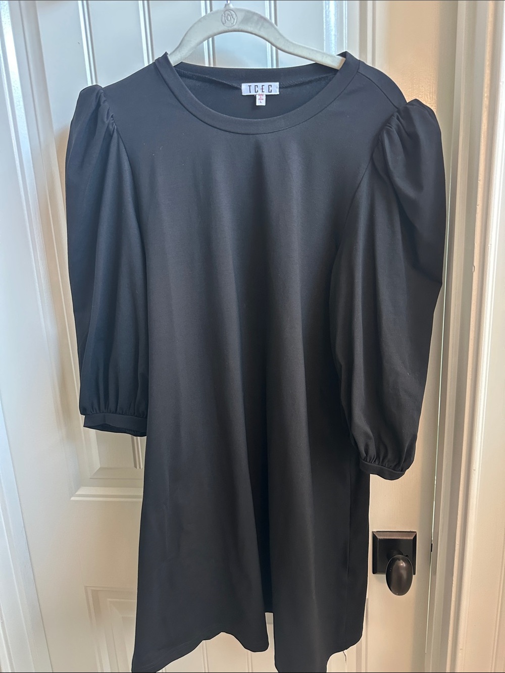 TCEC Black Puff Sleeve Tunic Top